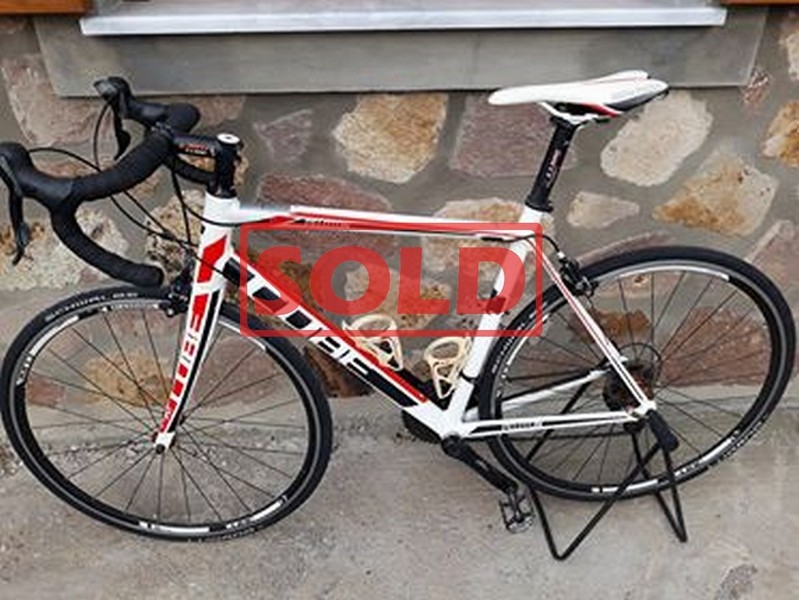 &Pi;&omega;&lambda;&epsilon;ί&tau;&alpha;&iota; Cube Peloton