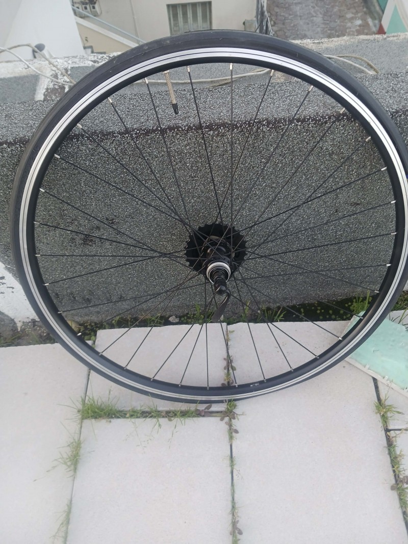 &Pi;&omega;&lambda;&epsilon;ί&tau;&alpha;&iota; &tau;&rho;&omicron;&chi;ό&sigmaf; &pi;&rho;&omicron;&pi;&omicron;&nu;&eta;&tau;&eta;&rho;ί&omicron;&upsilon;