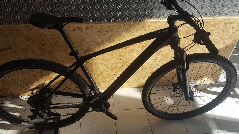 &Pi;&omega;&lambda;&epsilon;ί&tau;&alpha;&iota; Ghost lector 3 Carbon