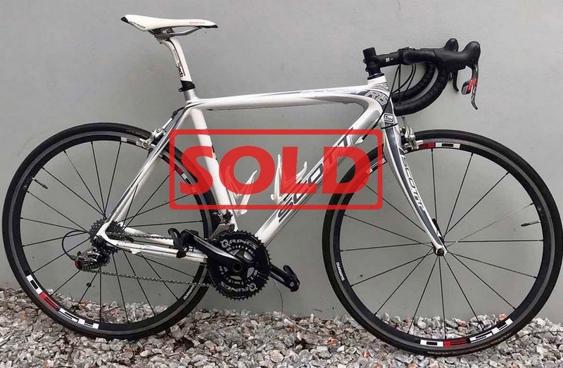 &Pi;&omega;&lambda;&epsilon;ί&tau;&alpha;&iota; &kappa;&omicron;ύ&rho;&sigma;&alpha; Scott Addict R15