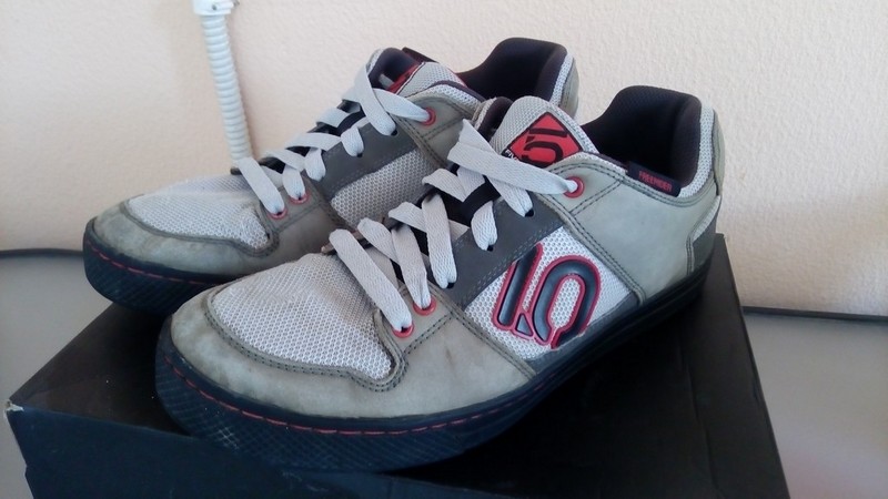 &Pi;&omega;&lambda;&omicron;ύ&nu;&tau;&alpha;&iota; &pi;&alpha;&pi;&omicron;ύ&tau;&sigma;&iota;&alpha; FIVETEN FREERIDER