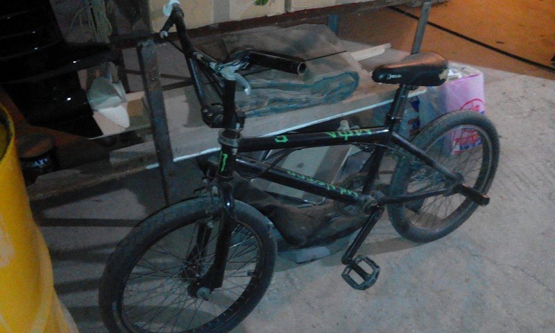 &Pi;&omega;&lambda;&epsilon;ί&tau;&alpha;&iota; IDEAL BMX