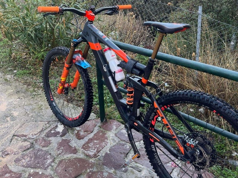 &Pi;&omega;&lambda;&epsilon;ί&tau;&alpha;&iota; cube c62 race action team carbon