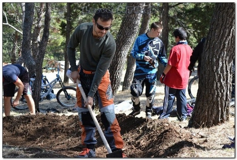 &Kappa;&alpha;&iota; &delta;&epsilon;ύ&tau;&epsilon;&rho;&eta; &sigma;&upsilon;&mu;&mu;&epsilon;&tau;&omicron;&chi;ή &gamma;&iota;&alpha; &tau;&omicron;&nu; &alpha;&gamma;ώ&nu;&alpha; &sigma;&tau;&eta;&nu; &Xi;ά&nu;&theta;&eta;