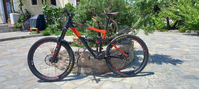 &Pi;&omega;&lambda;&epsilon;ί&tau;&alpha;&iota; cube stereo race 27.5